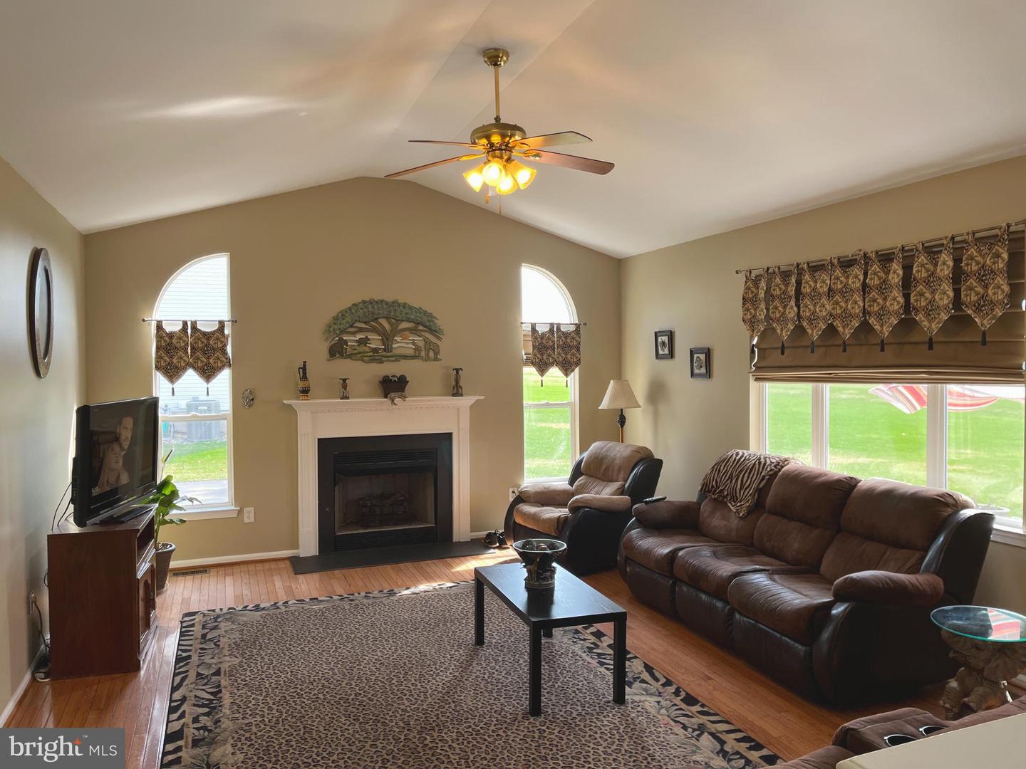 2262 Locust Dr