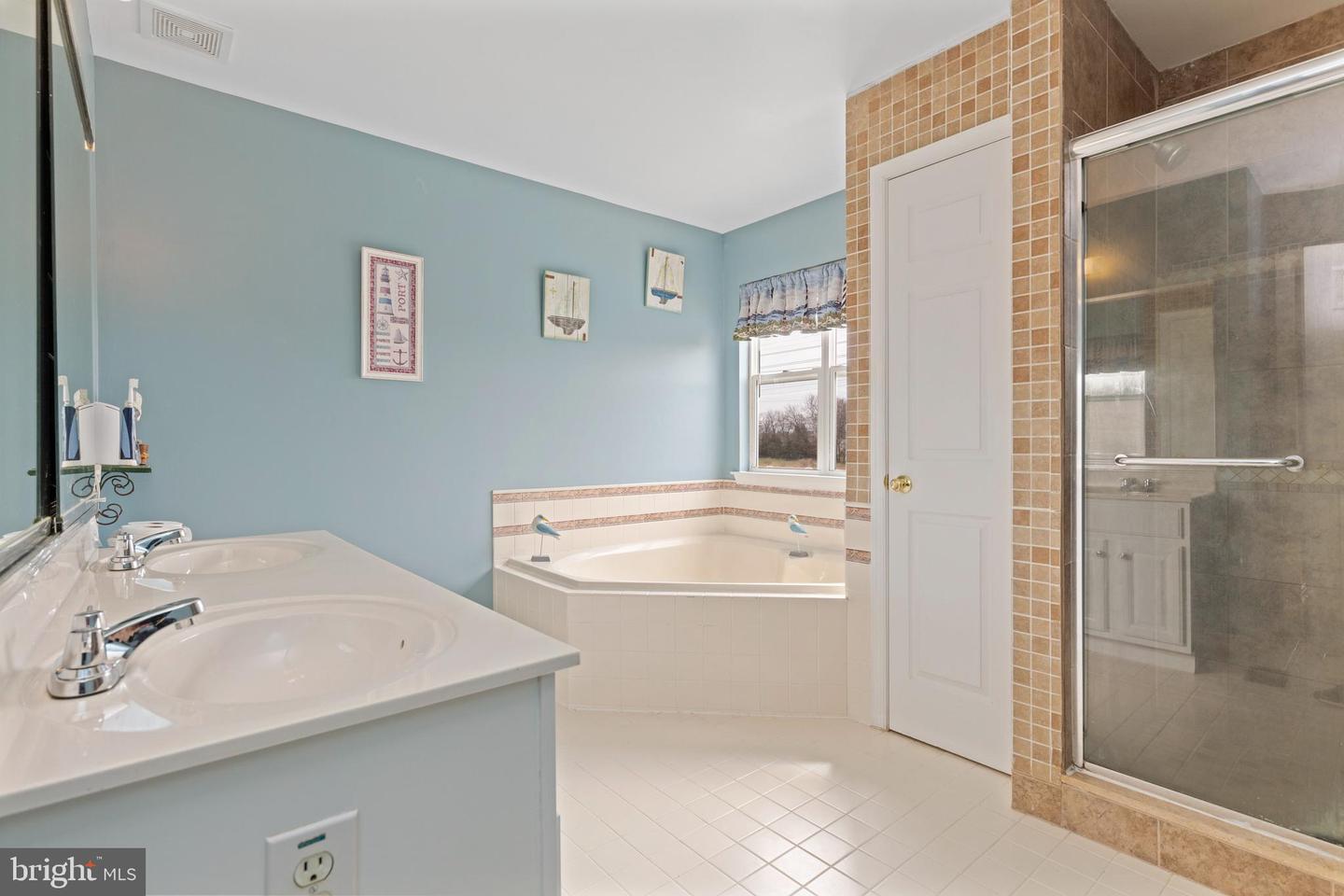 2262 Locust Dr