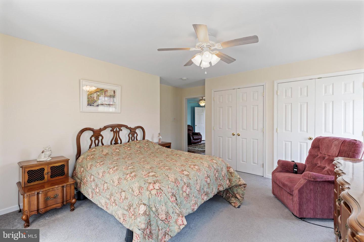 2262 Locust Dr