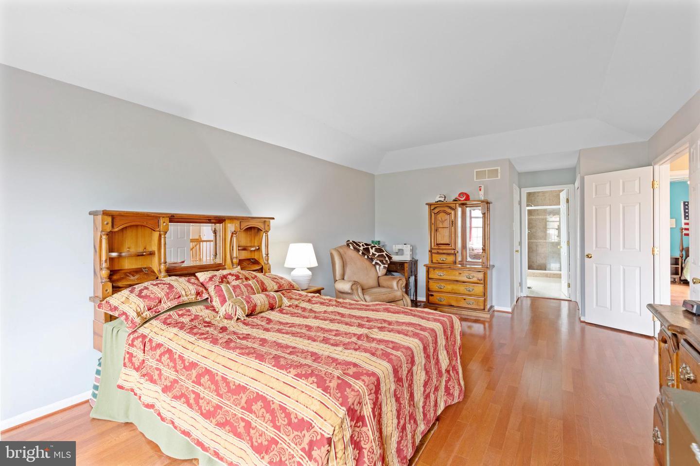 2262 Locust Dr