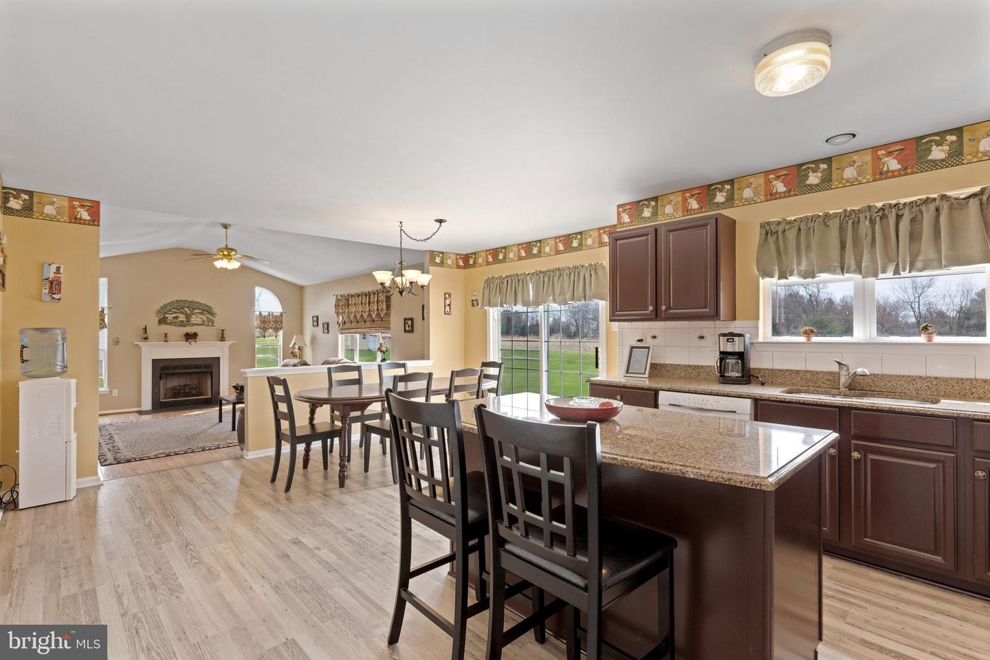 2262 Locust Dr