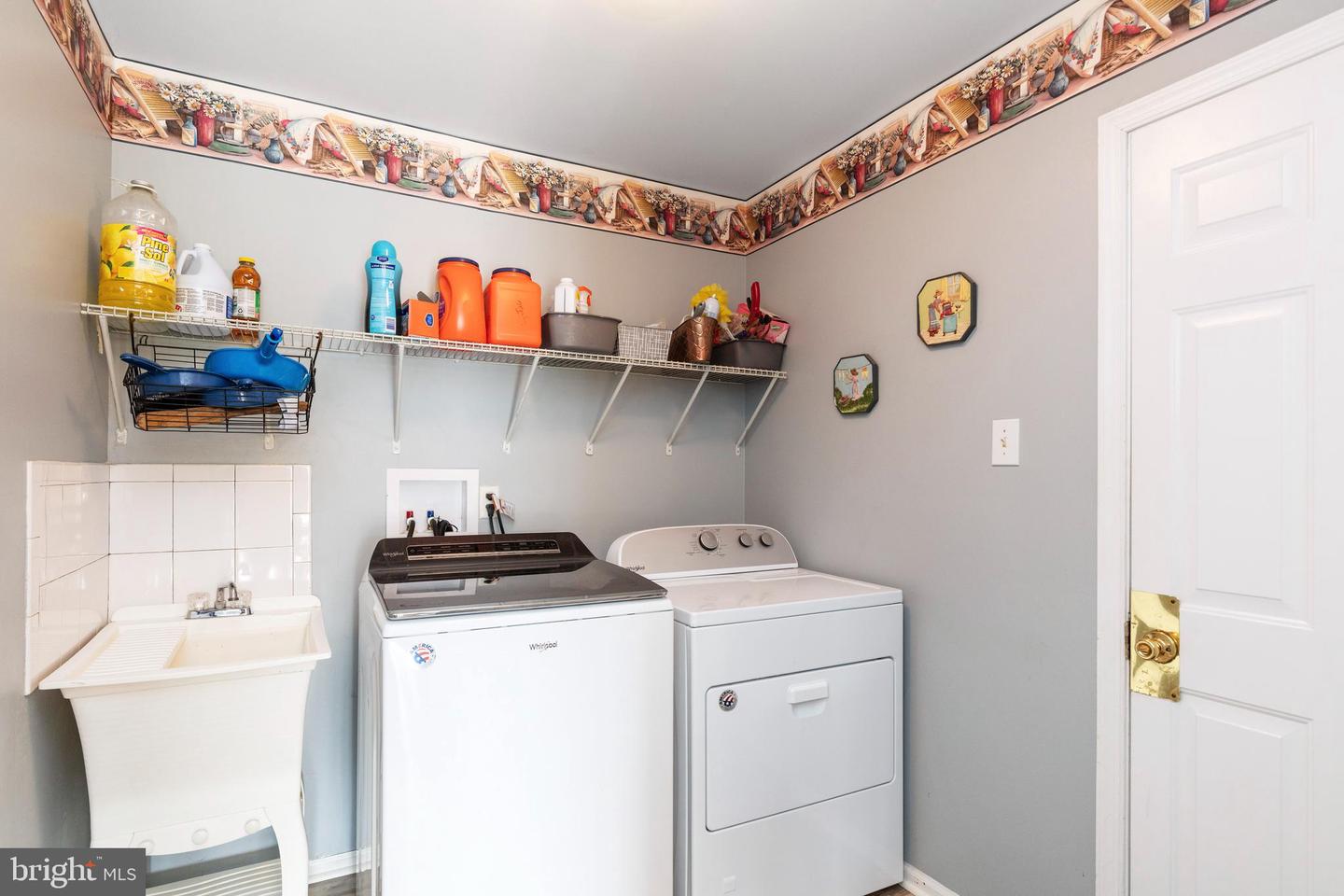 2262 Locust Dr