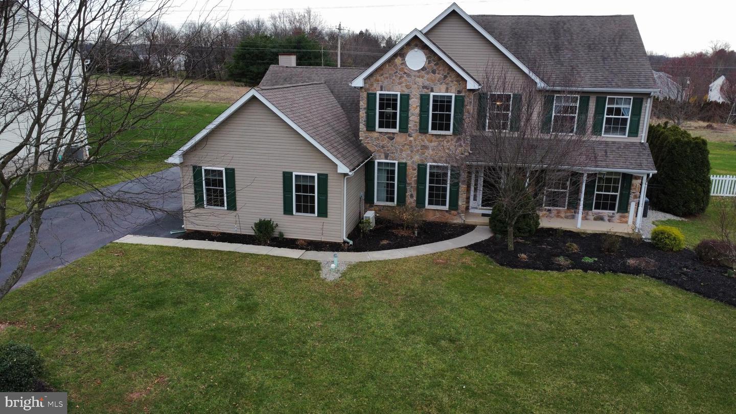 2262 Locust Dr