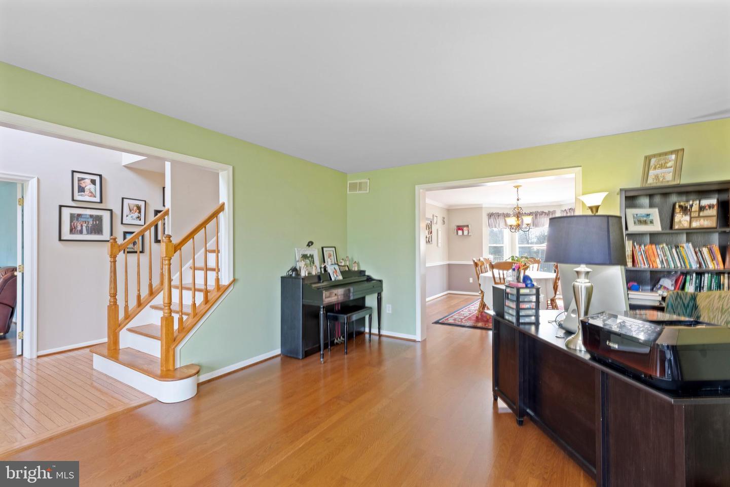 2262 Locust Dr