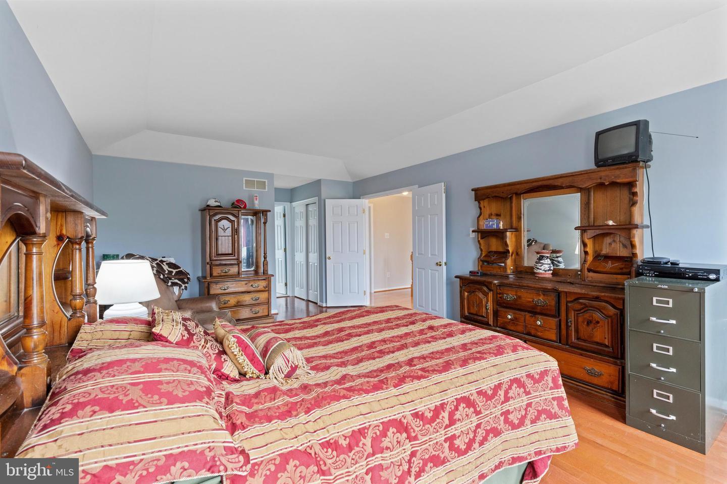 2262 Locust Dr