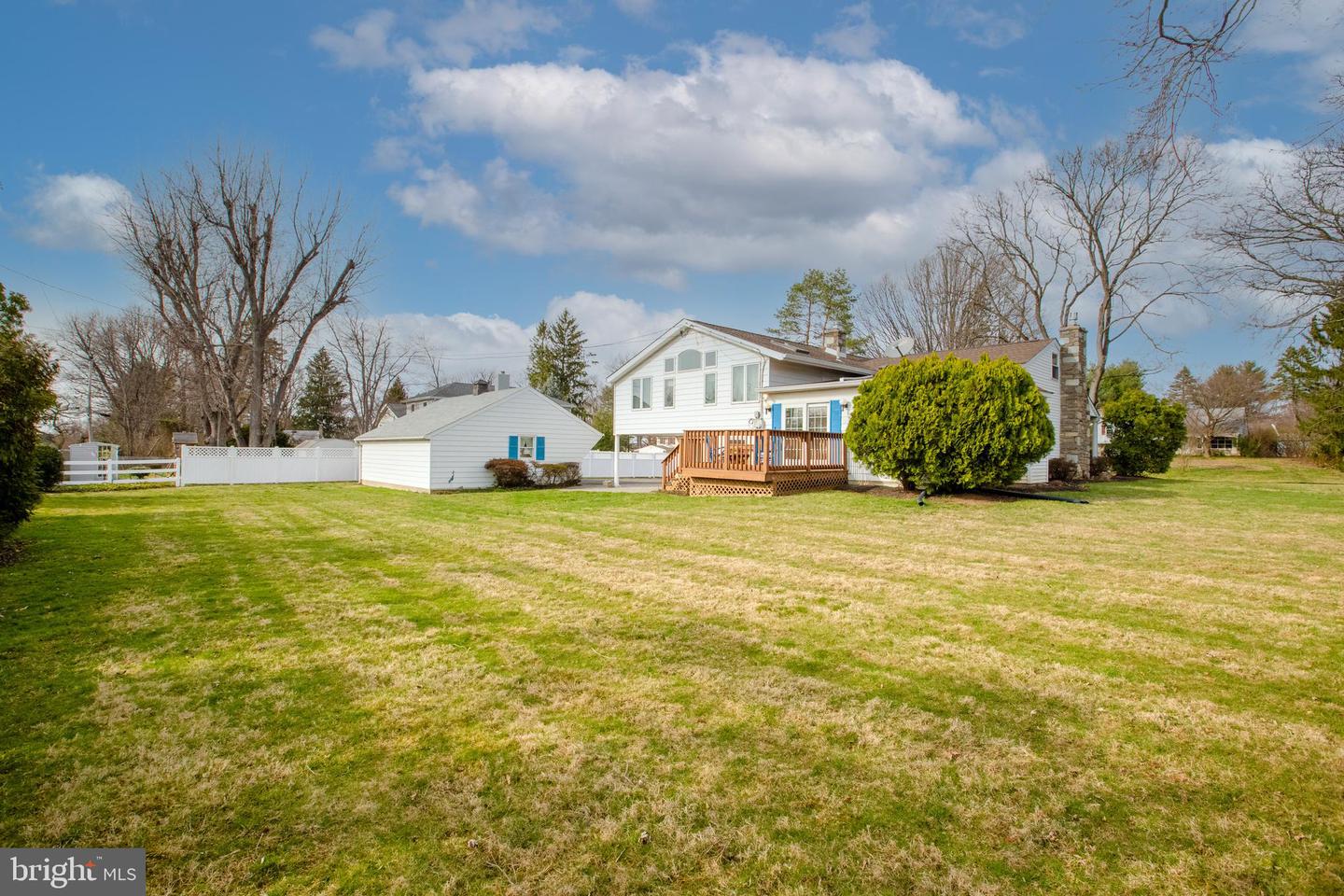 958 Netherwood Dr