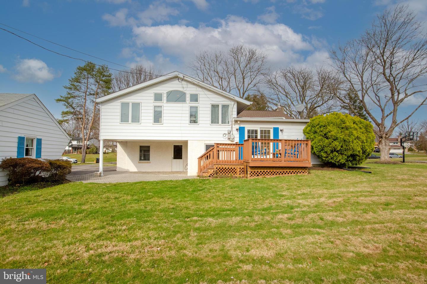 958 Netherwood Dr