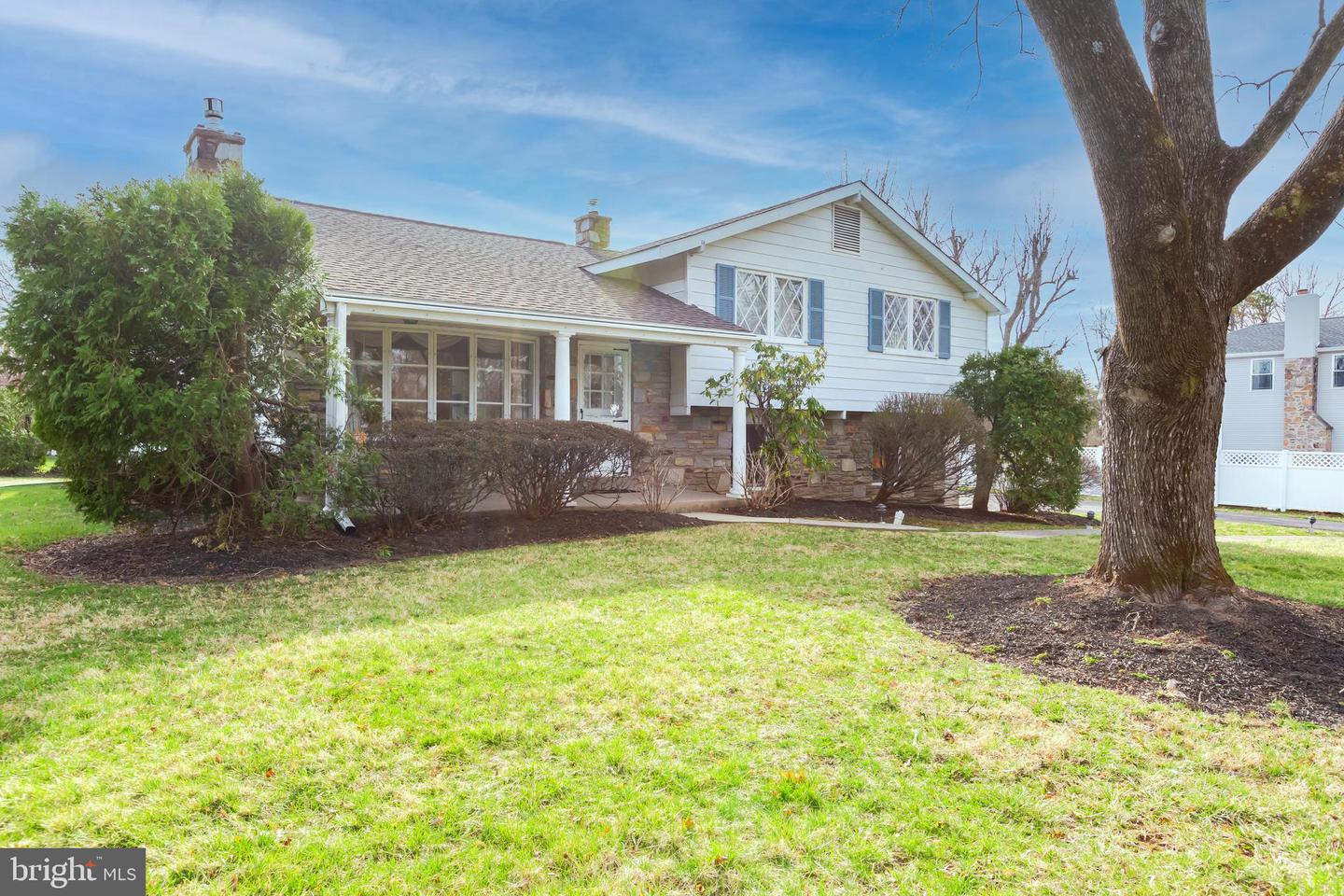 958 Netherwood Dr