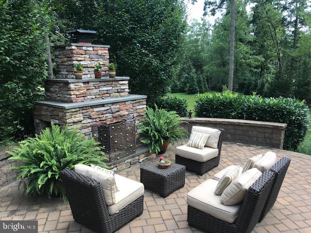 2120 Hudnut Rd