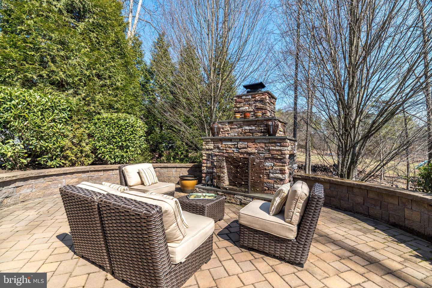 2120 Hudnut Rd