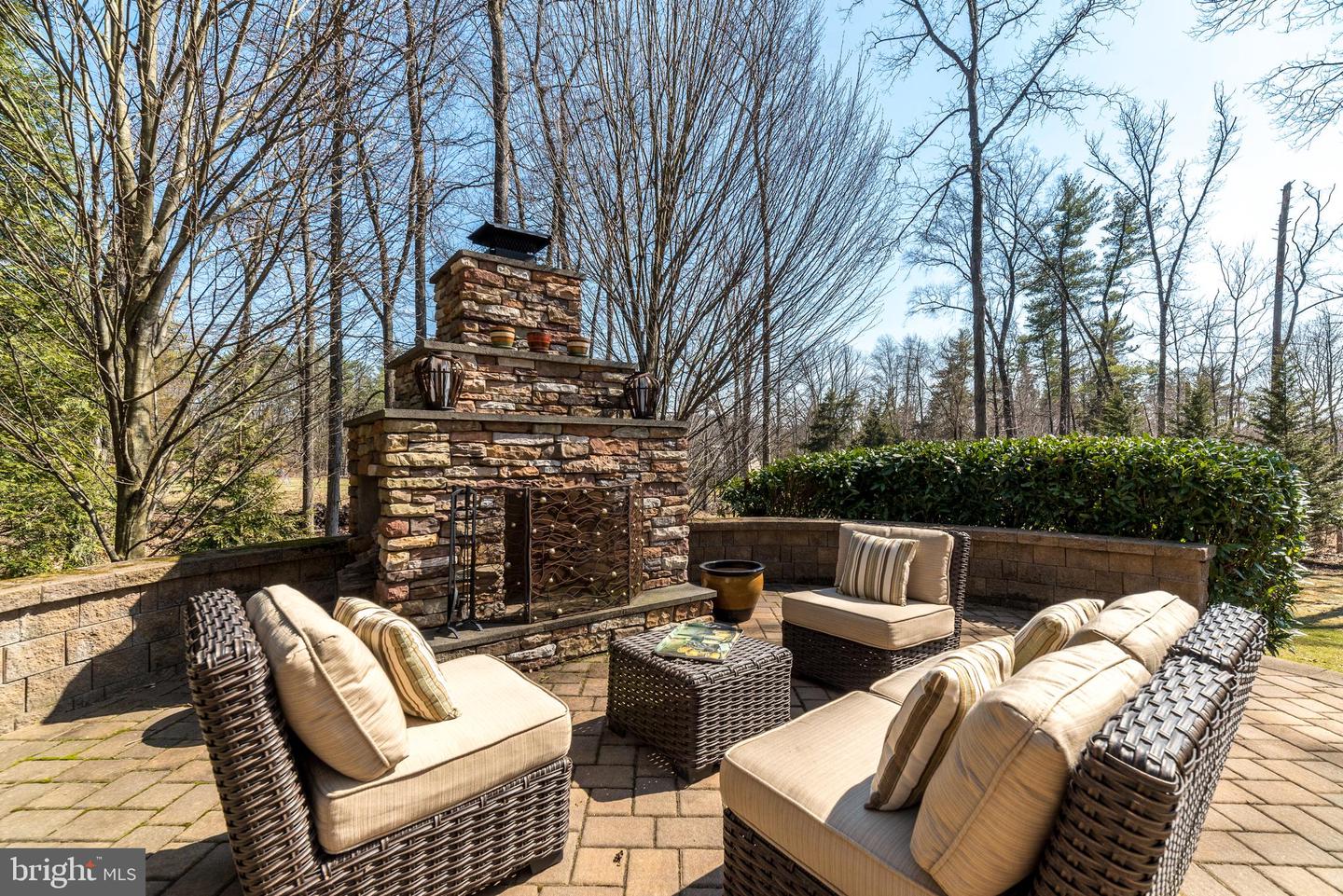 2120 Hudnut Rd