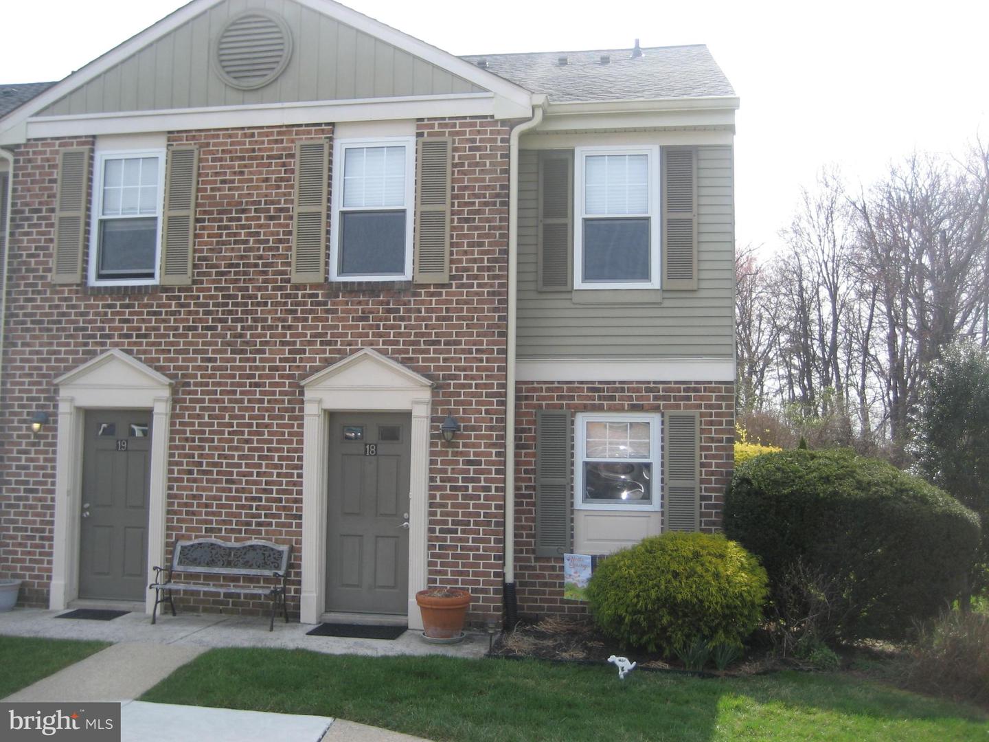 18 Ramsgate Ct #215 U-18