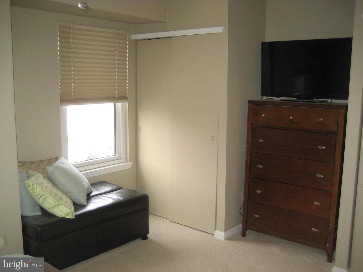 18 Ramsgate Ct #215 U-18