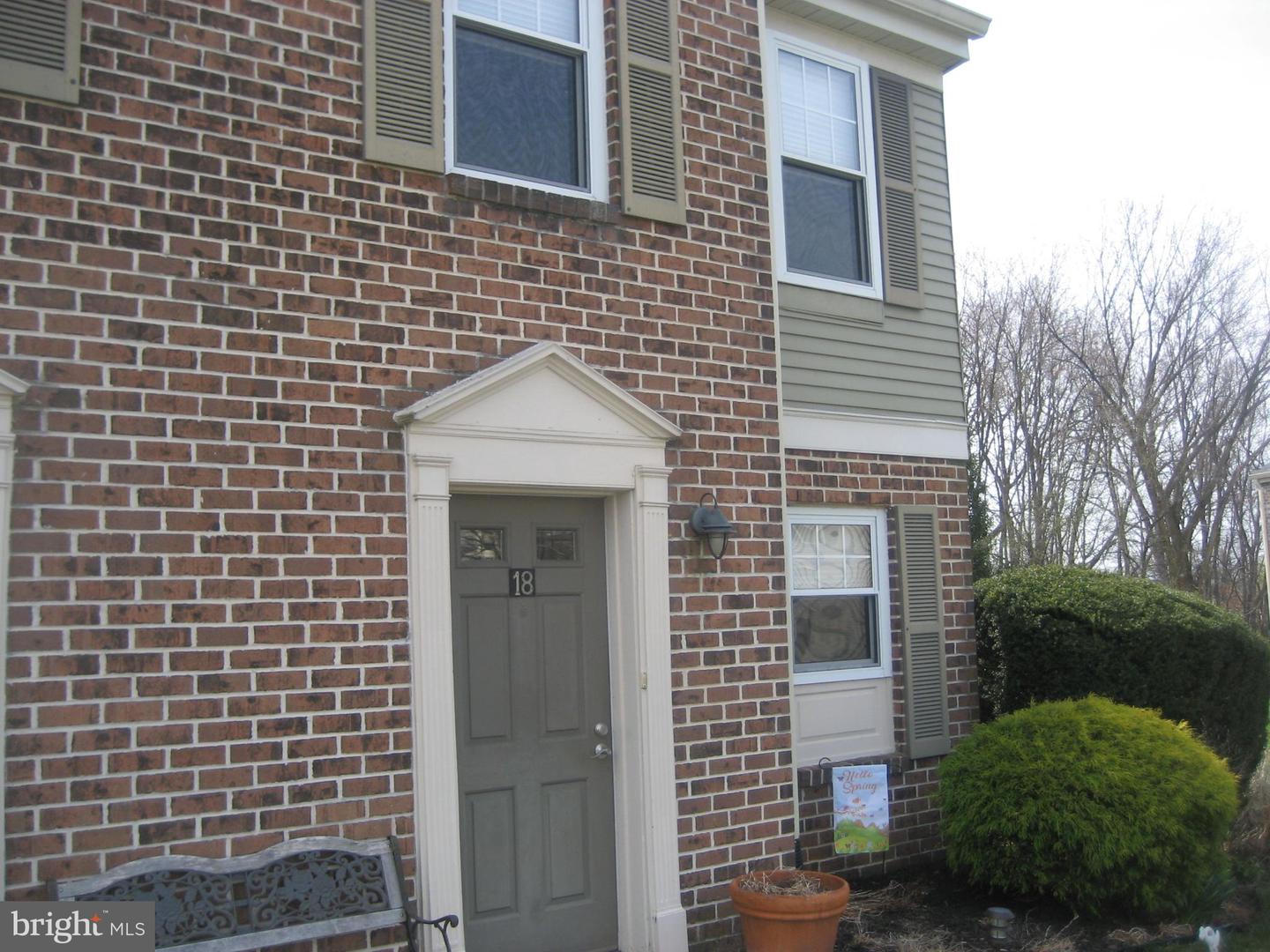 18 Ramsgate Ct #215 U-18