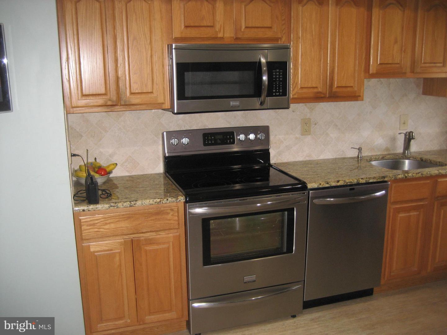 18 Ramsgate Ct #215 U-18