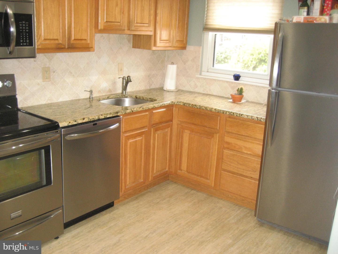 18 Ramsgate Ct #215 U-18