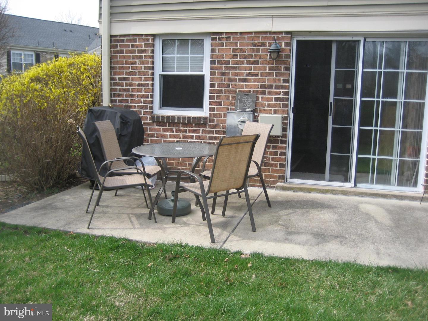 18 Ramsgate Ct #215 U-18