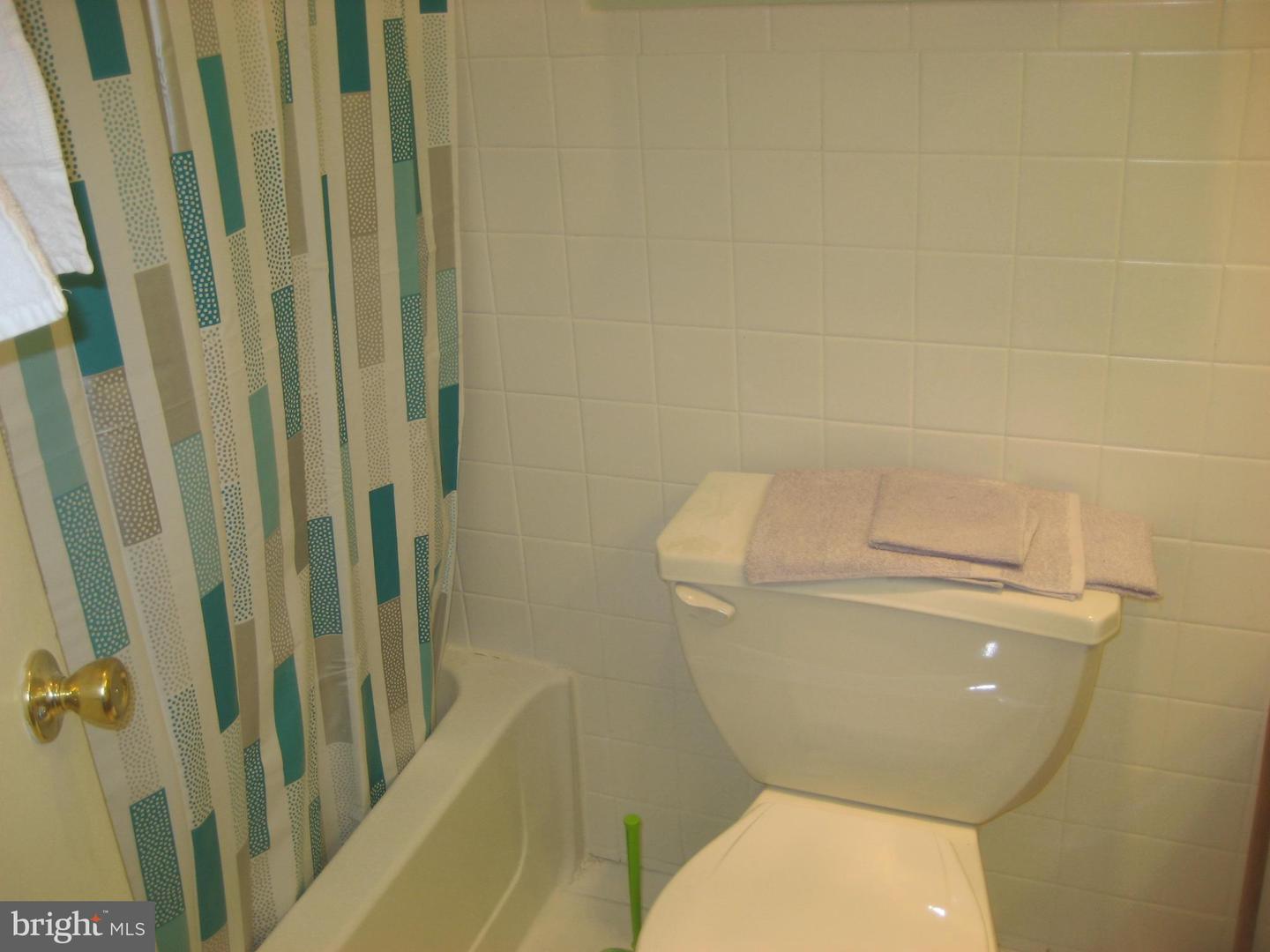 18 Ramsgate Ct #215 U-18