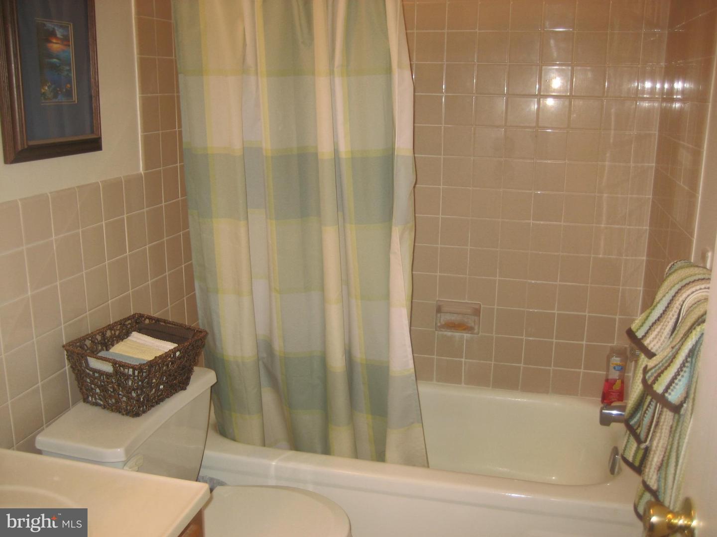 18 Ramsgate Ct #215 U-18