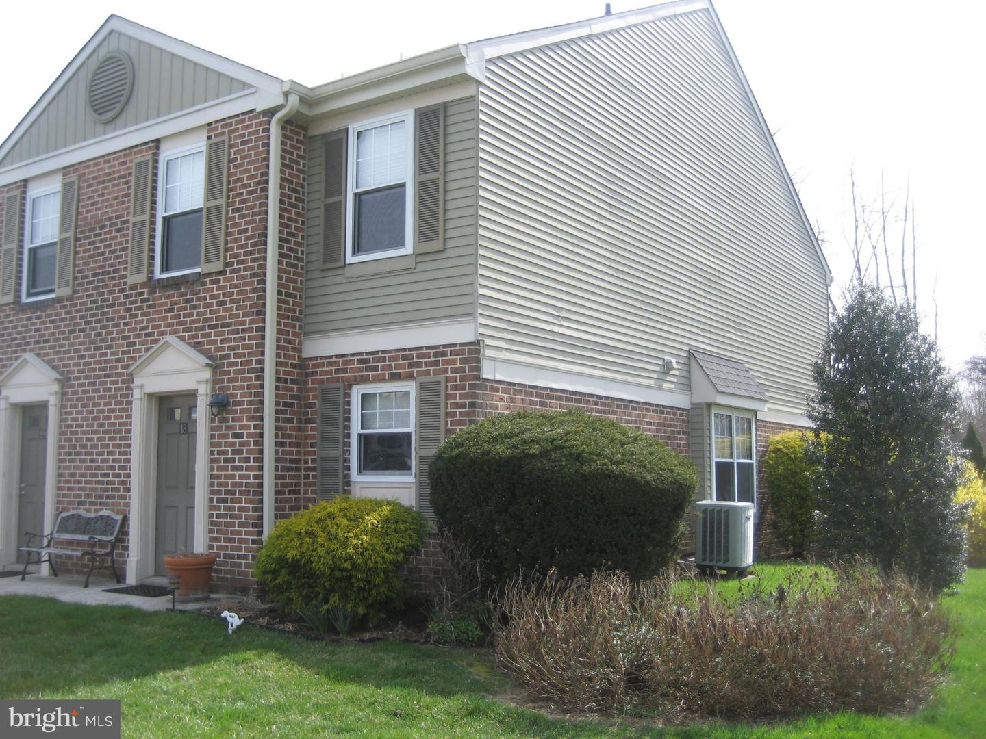 18 Ramsgate Ct #215 U-18