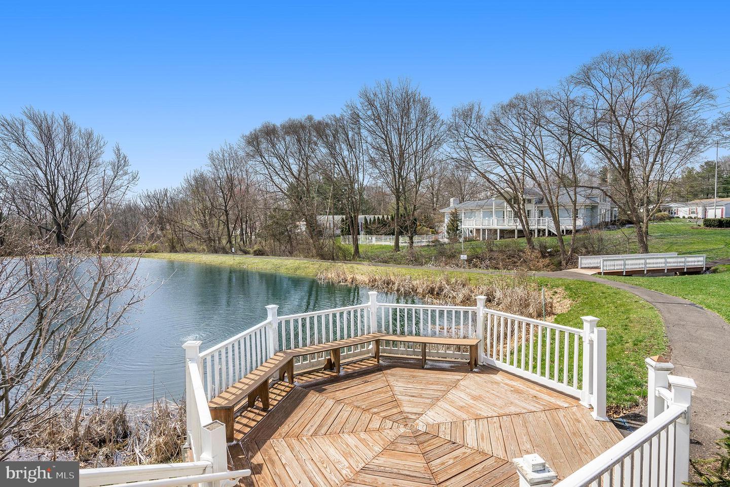 116 Deerfield Dr