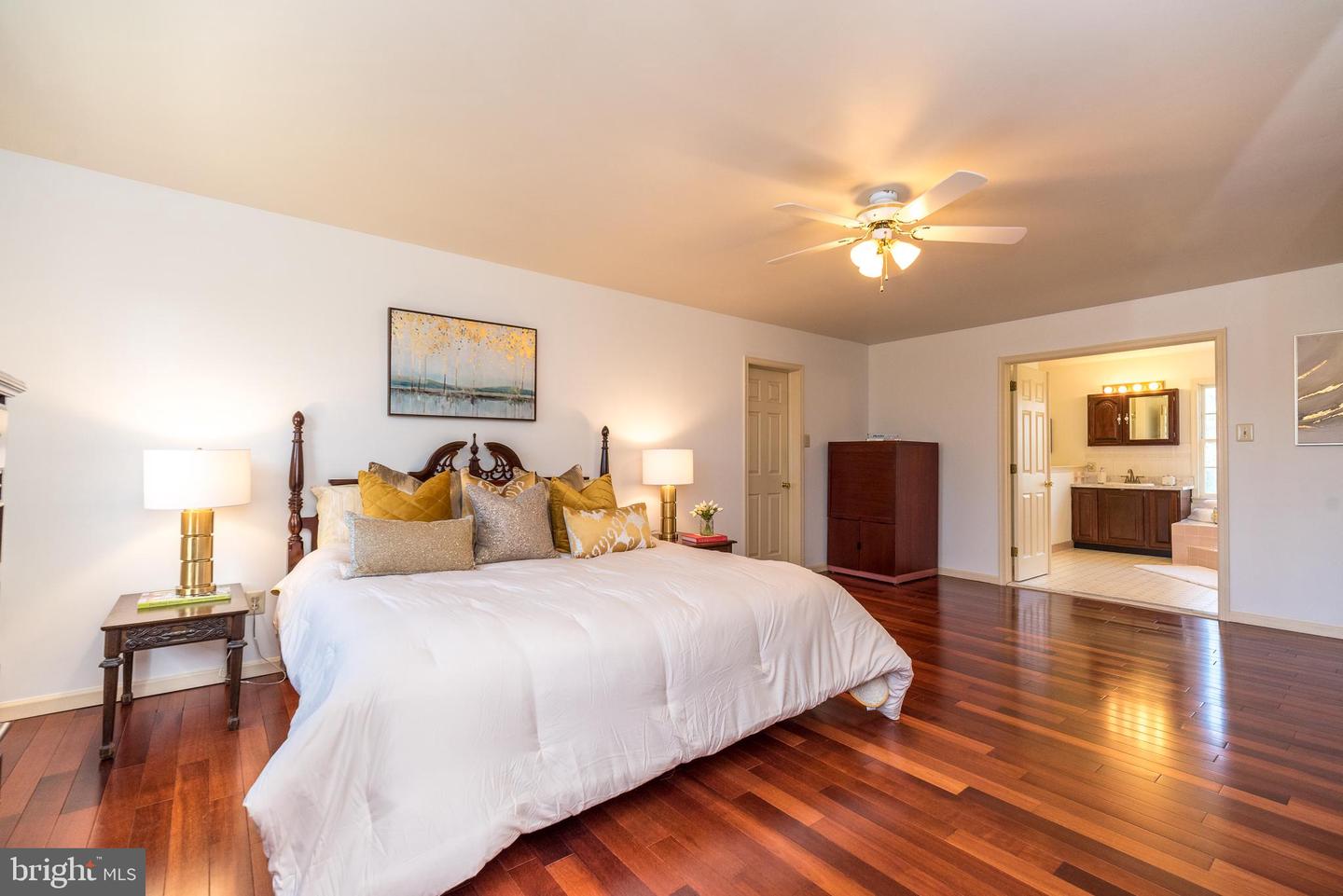 1616 Holly Hill Ln