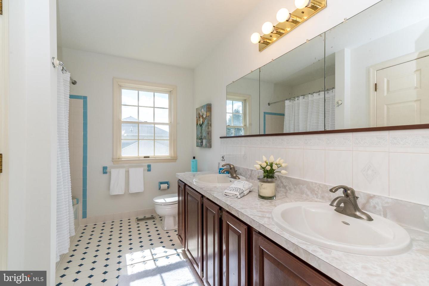 1616 Holly Hill Ln
