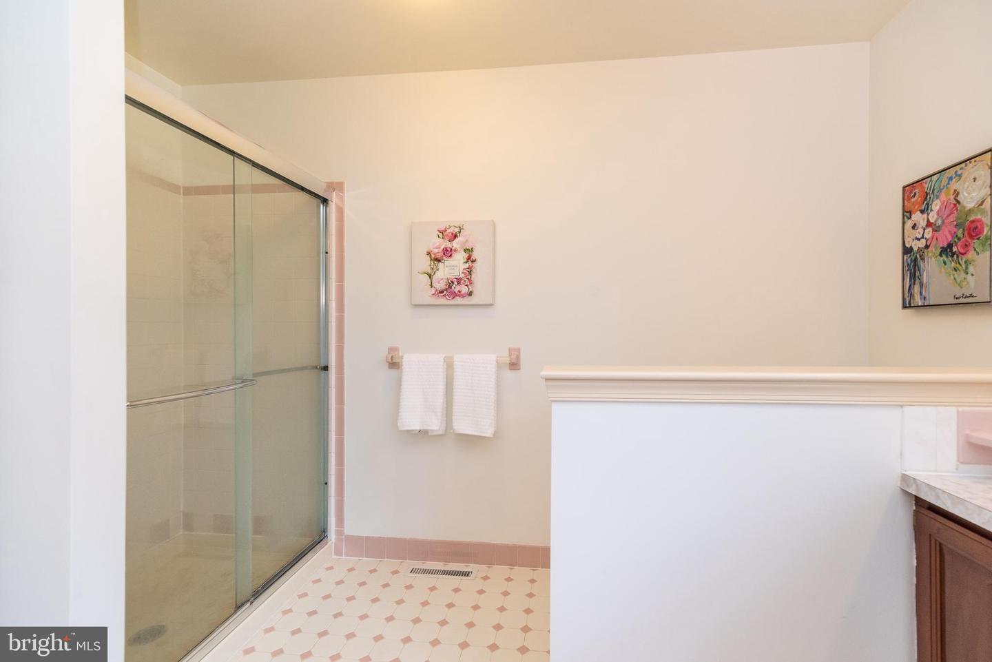 1616 Holly Hill Ln