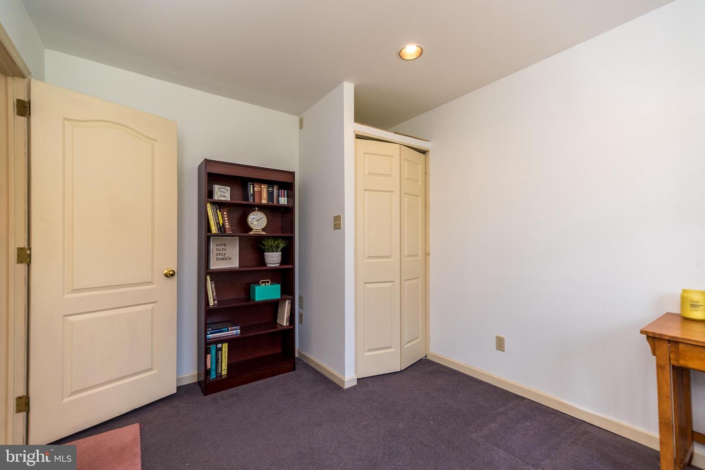 1616 Holly Hill Ln