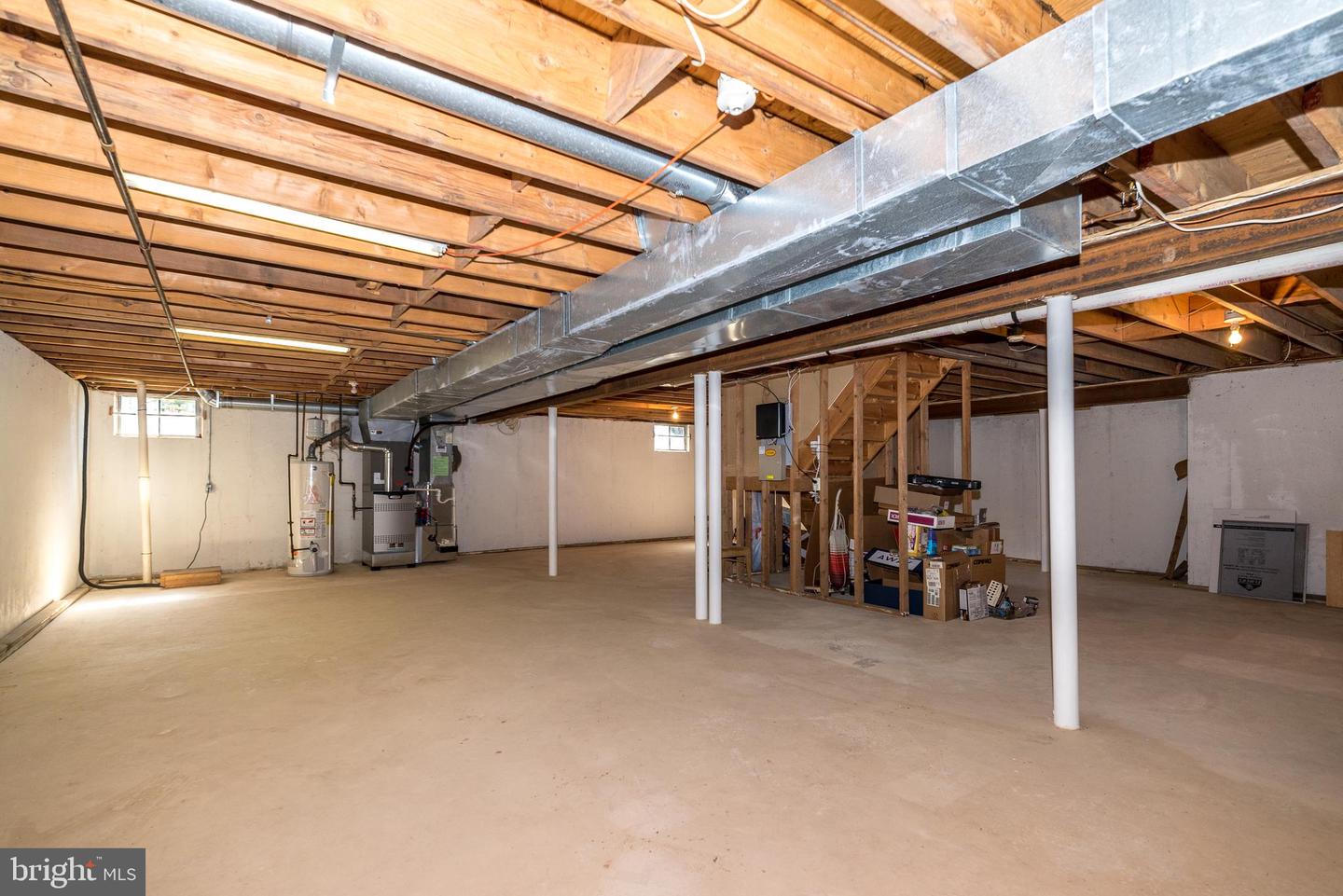 1616 Holly Hill Ln