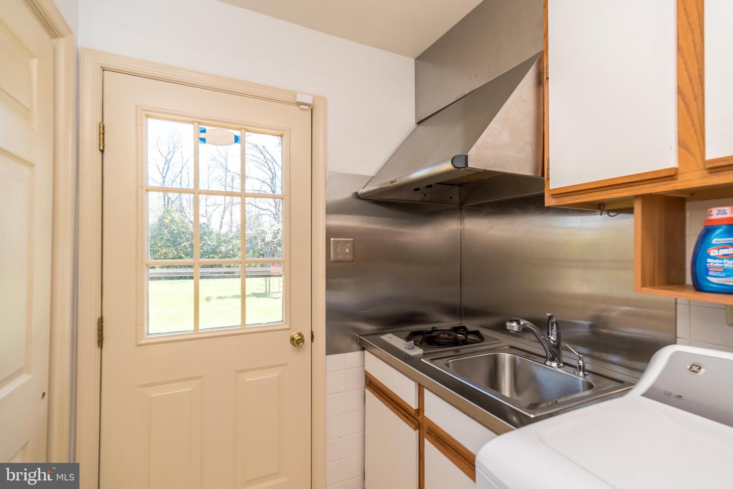 1616 Holly Hill Ln