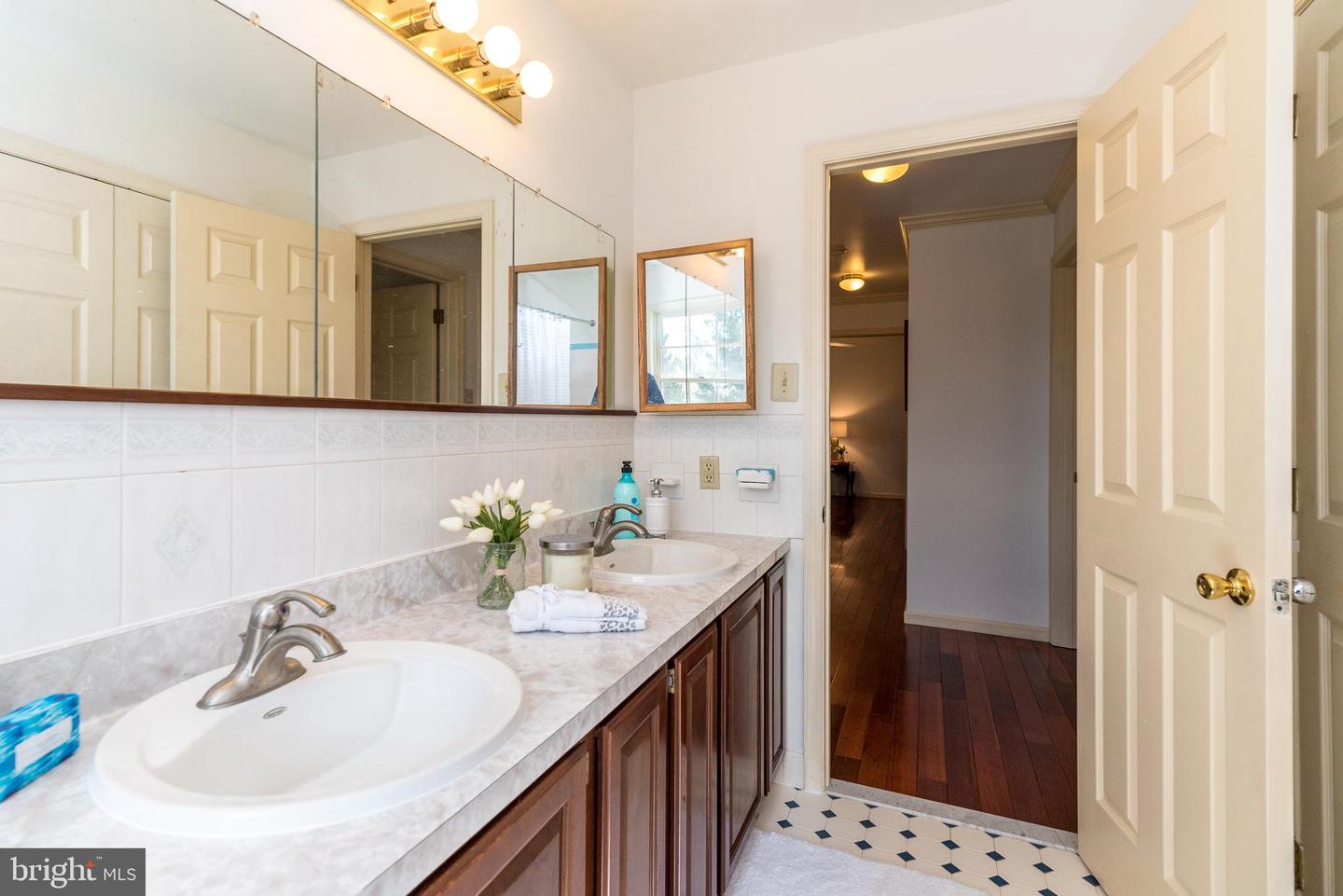 1616 Holly Hill Ln