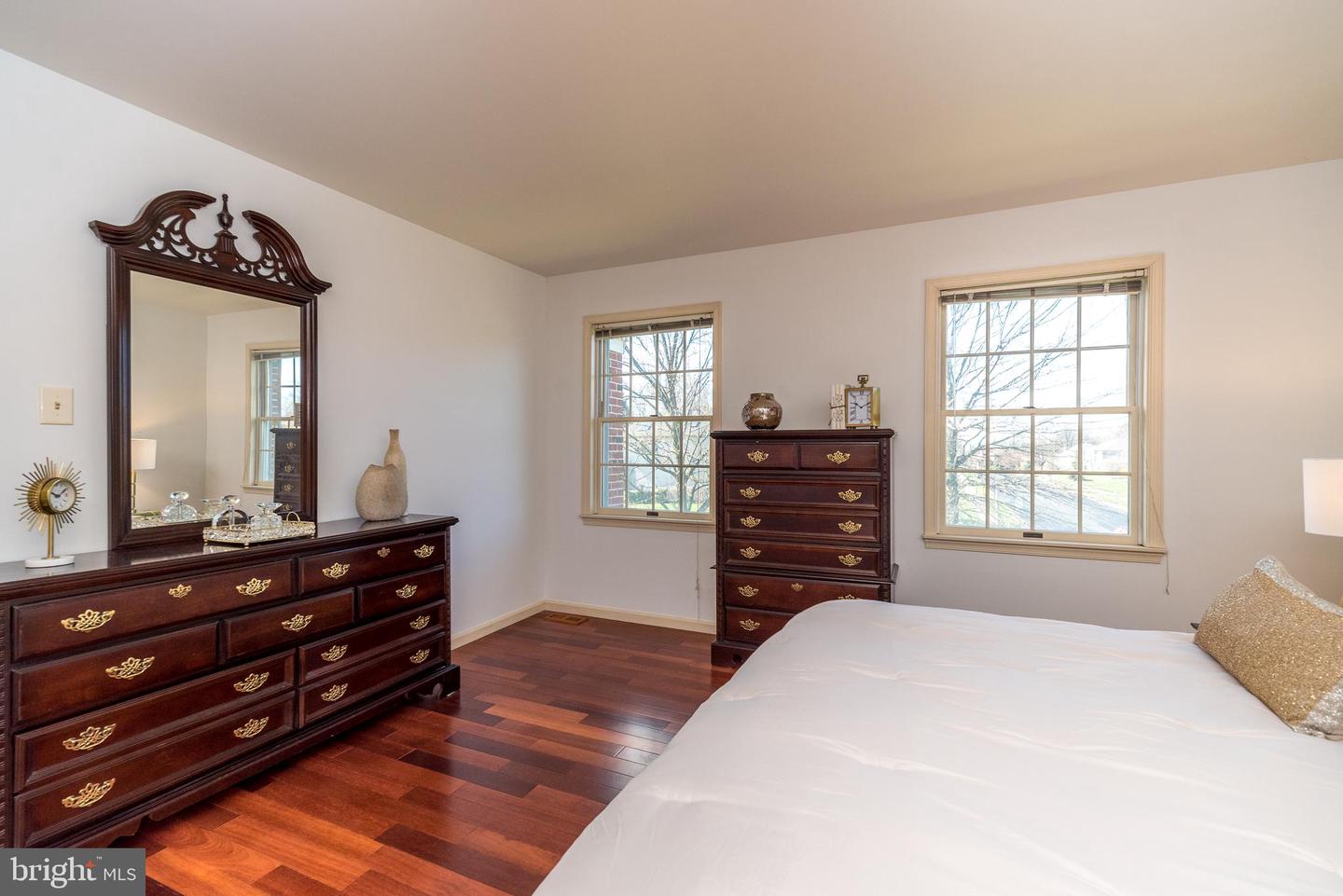 1616 Holly Hill Ln