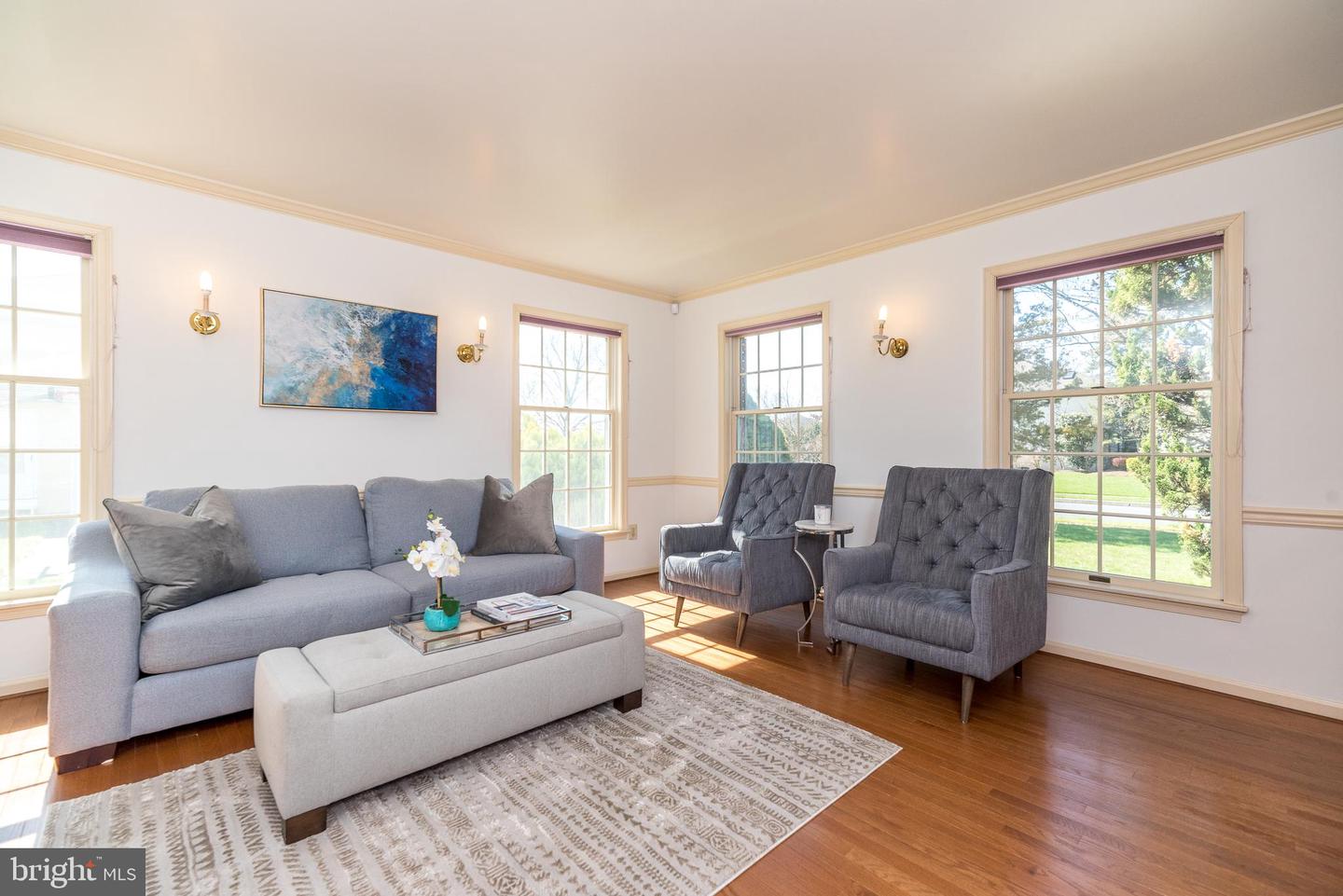 1616 Holly Hill Ln