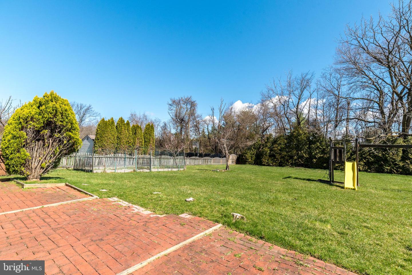 1616 Holly Hill Ln