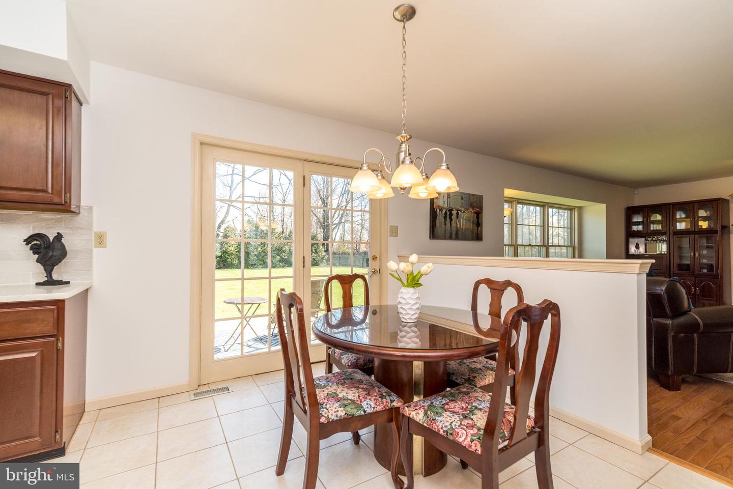 1616 Holly Hill Ln