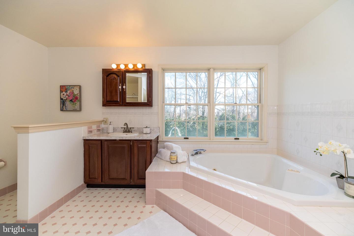 1616 Holly Hill Ln