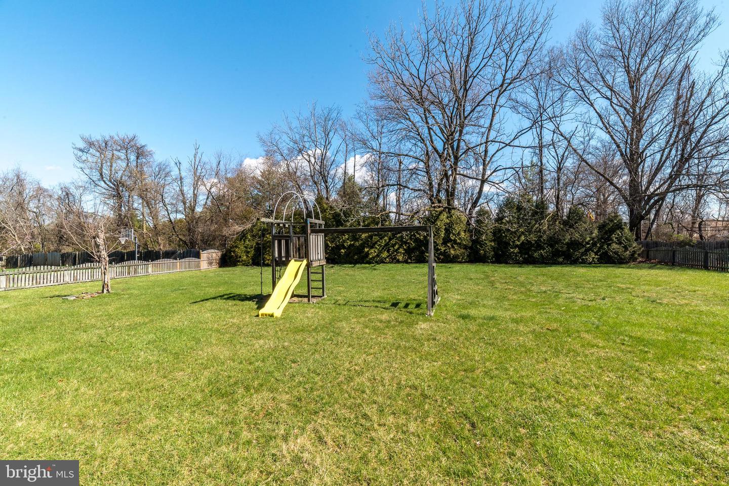 1616 Holly Hill Ln