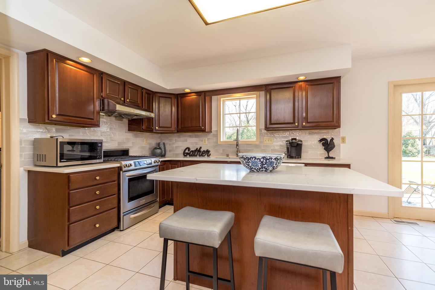 1616 Holly Hill Ln