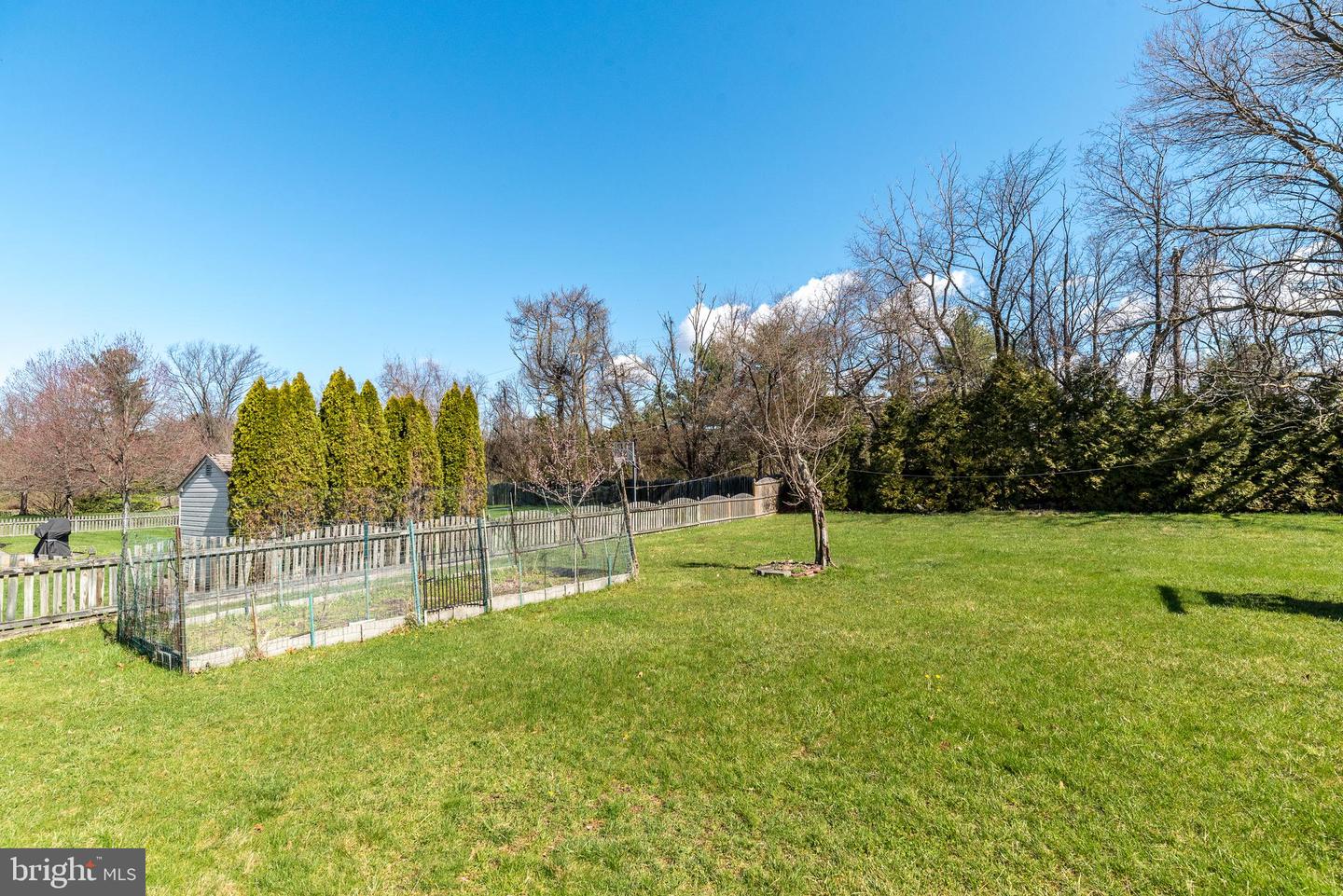 1616 Holly Hill Ln