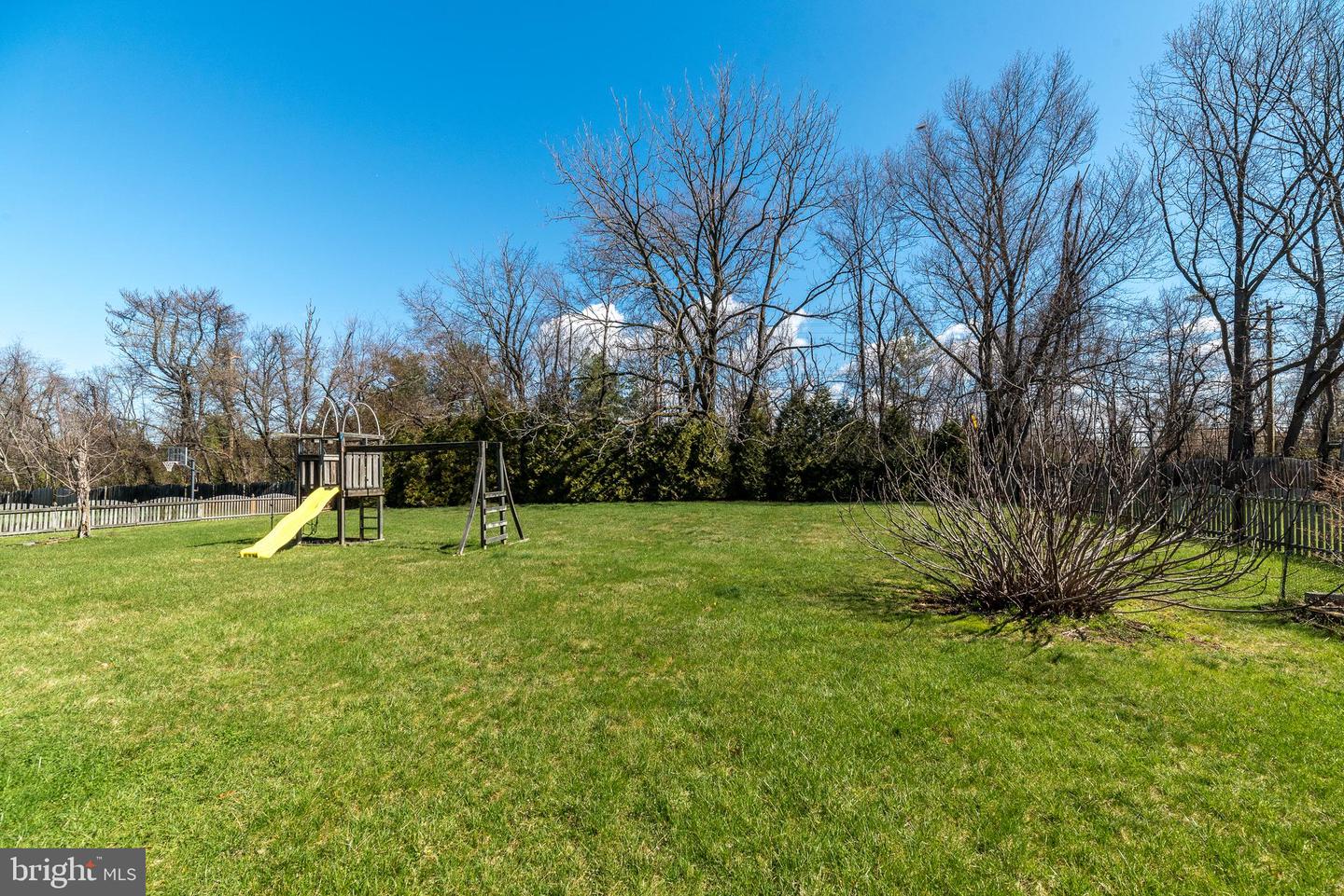 1616 Holly Hill Ln