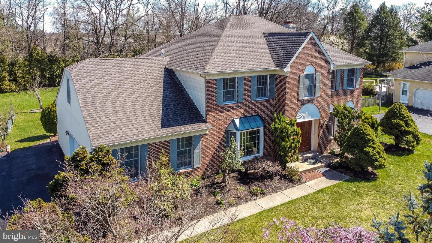 1616 Holly Hill Ln