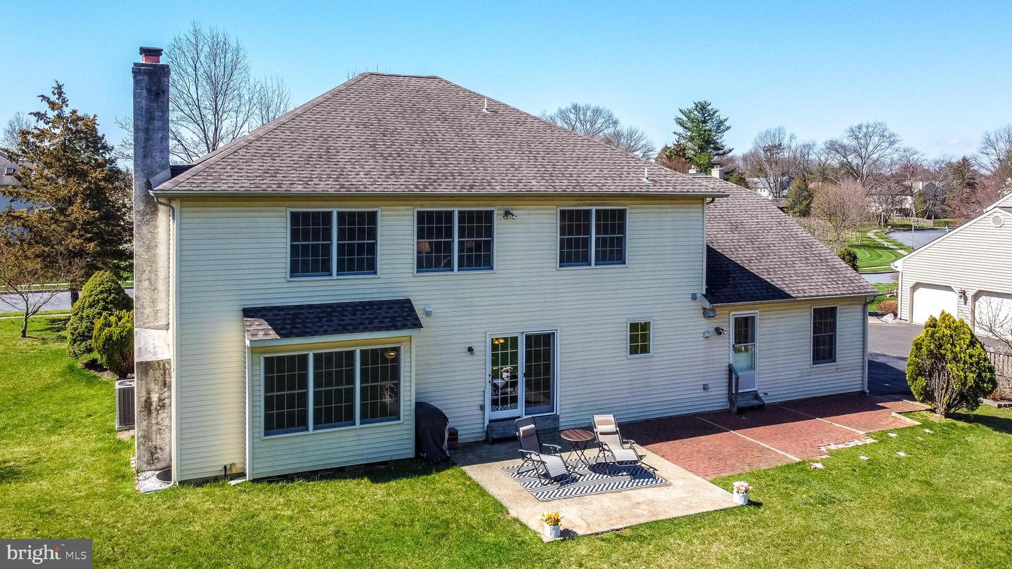 1616 Holly Hill Ln