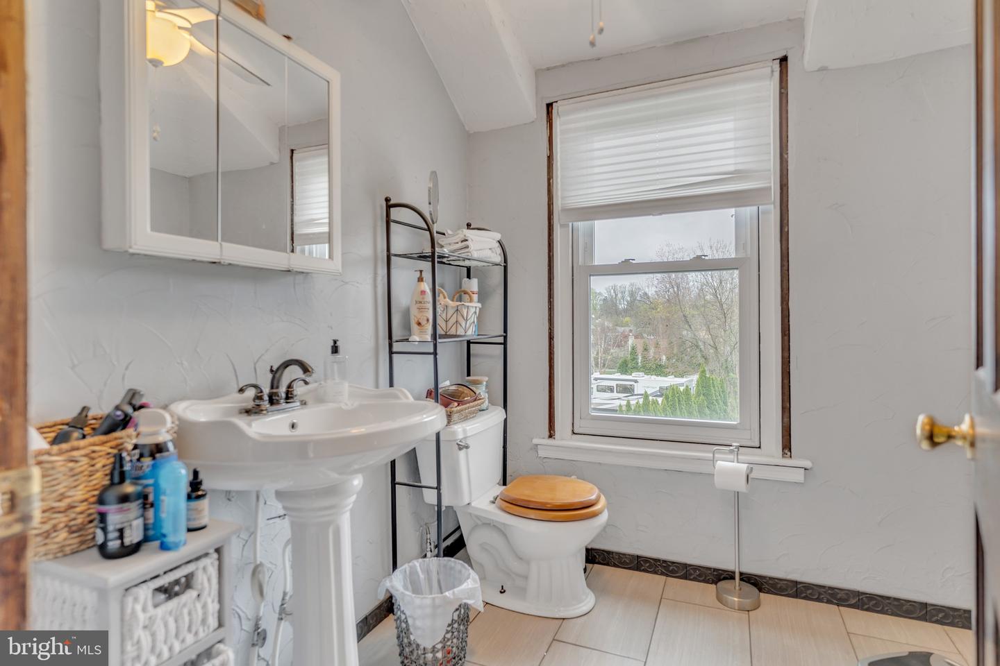 2342 Jenkintown Rd