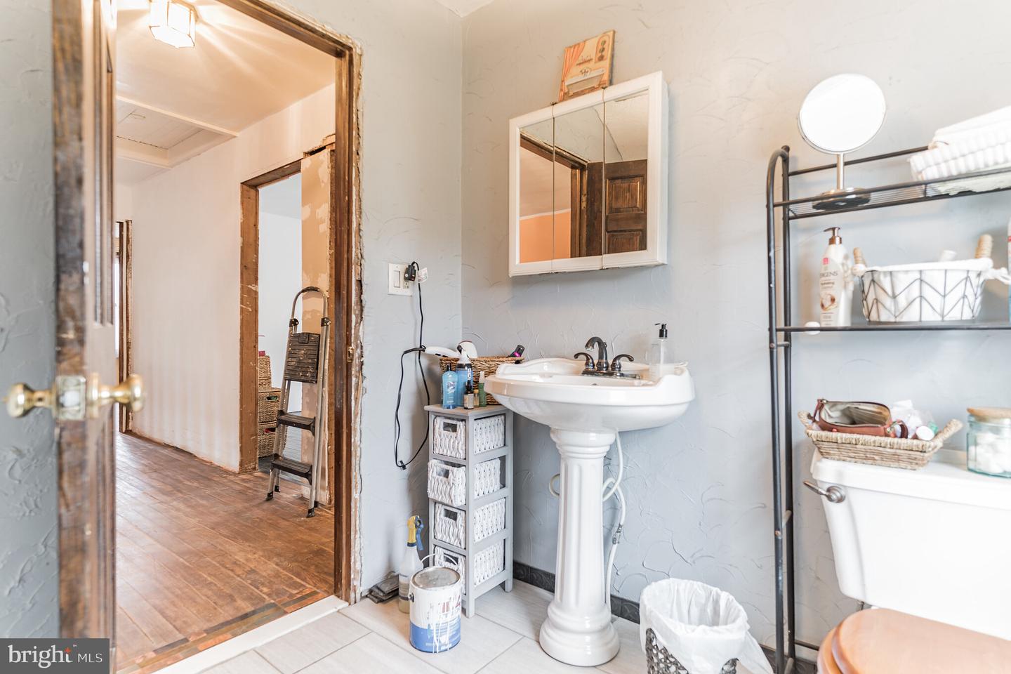2342 Jenkintown Rd