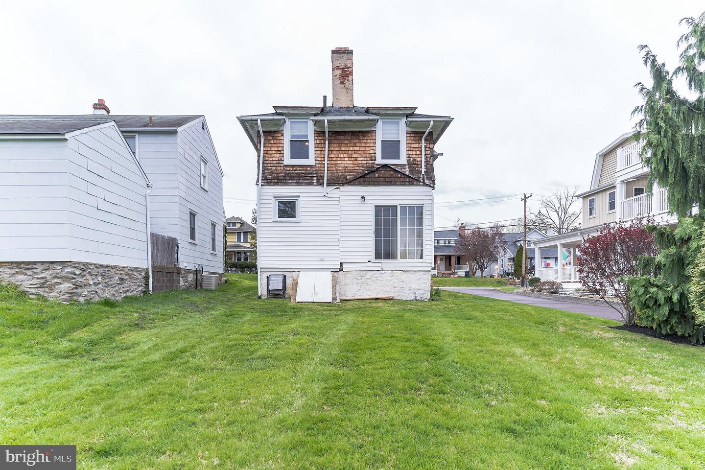 2342 Jenkintown Rd