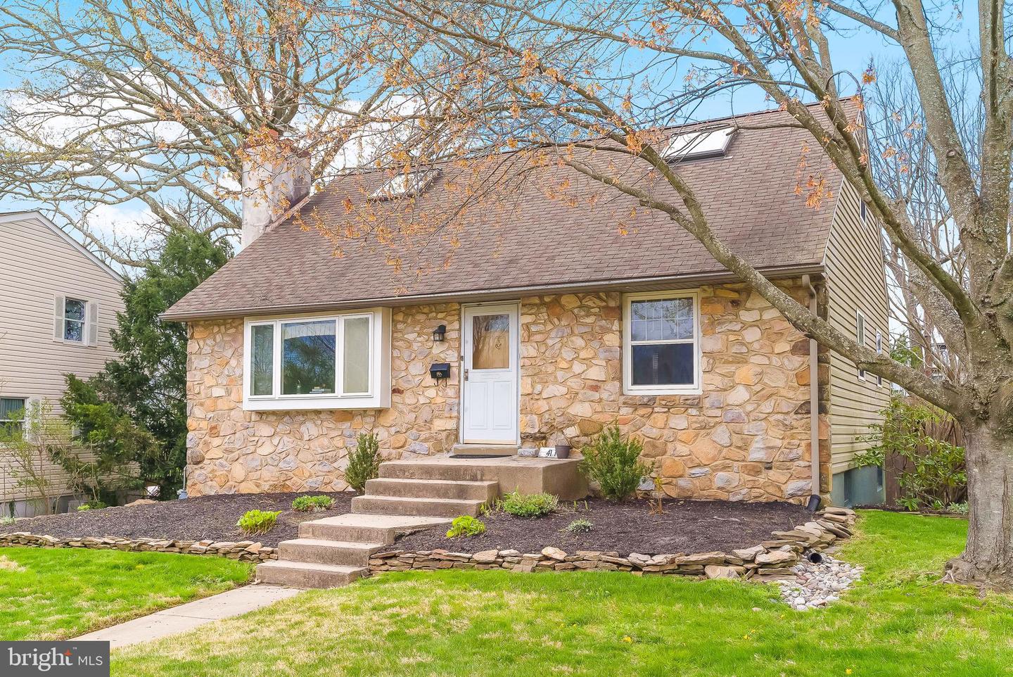 411 Haywood Rd