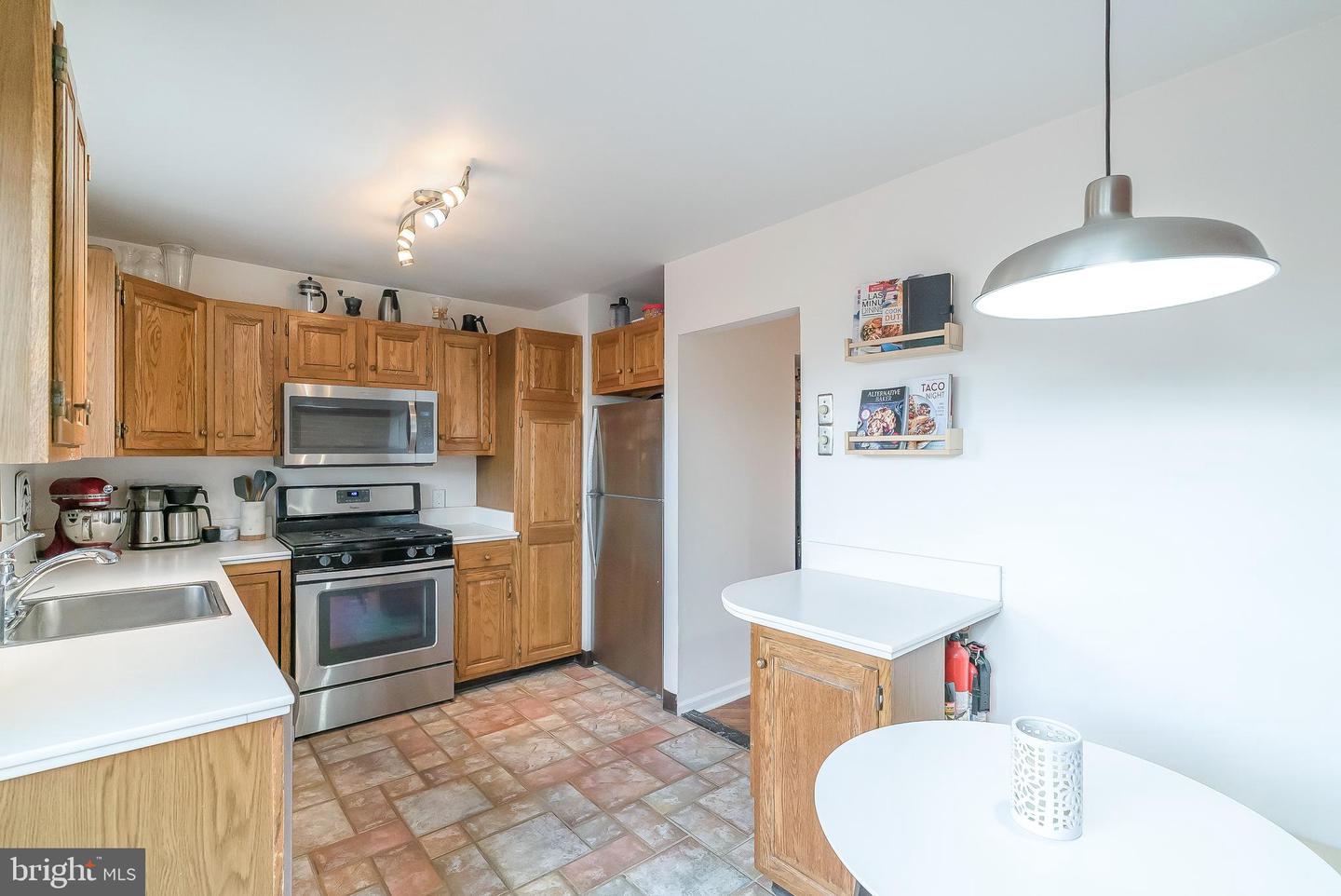 411 Haywood Rd