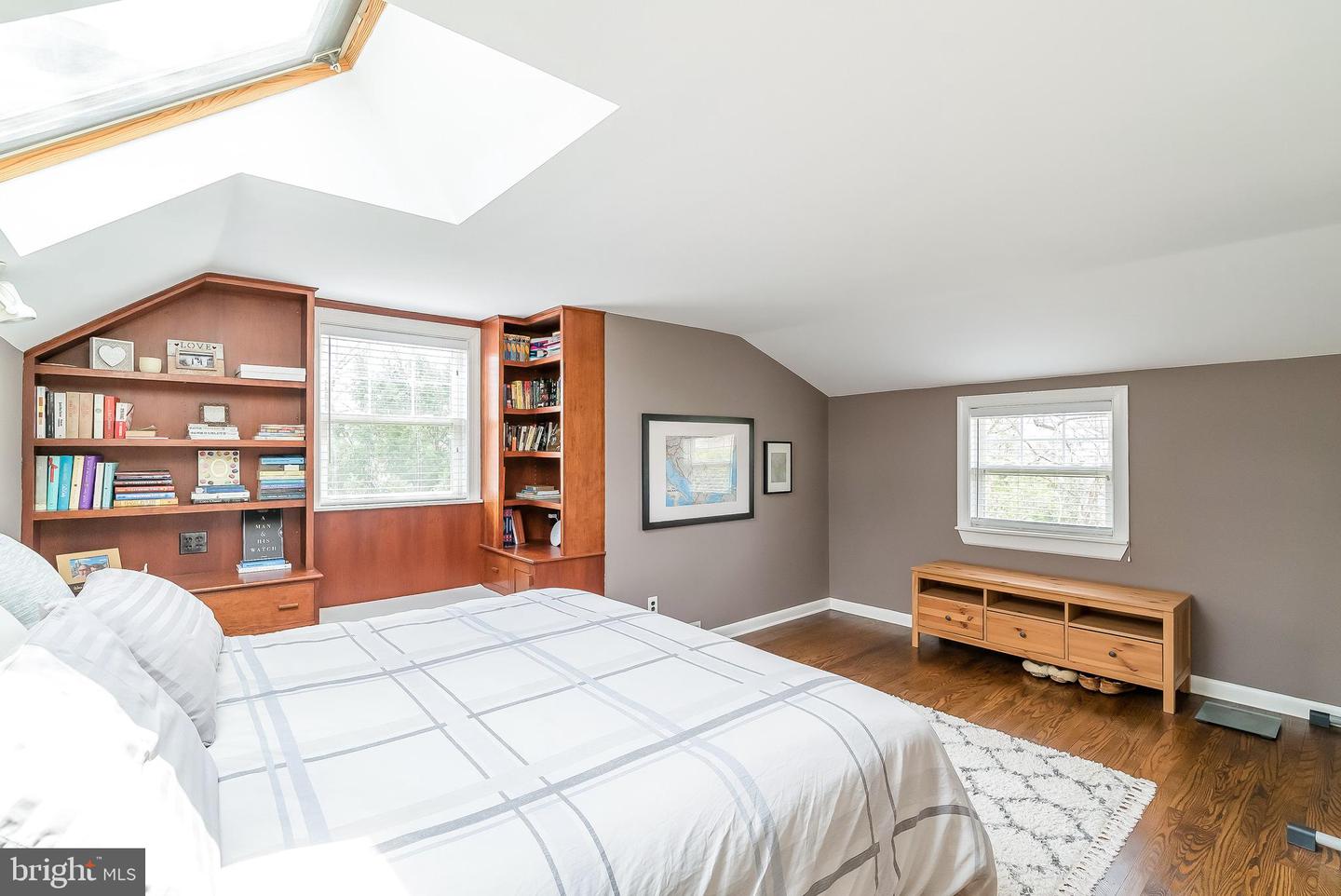 411 Haywood Rd