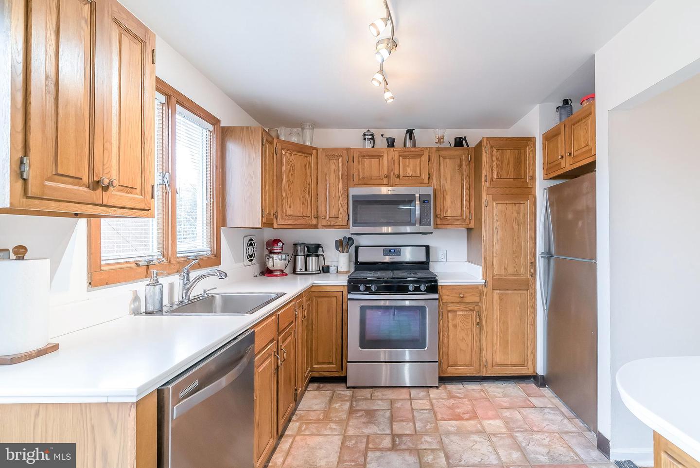 411 Haywood Rd